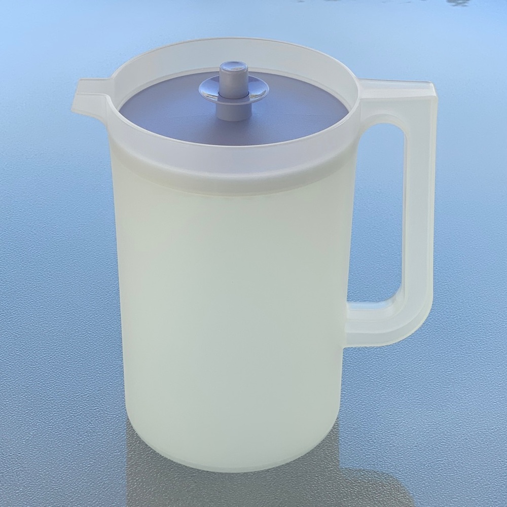 Tupperware 2 Quart Frosted White Pitcher with Blue Lid - Picture 4 of 10